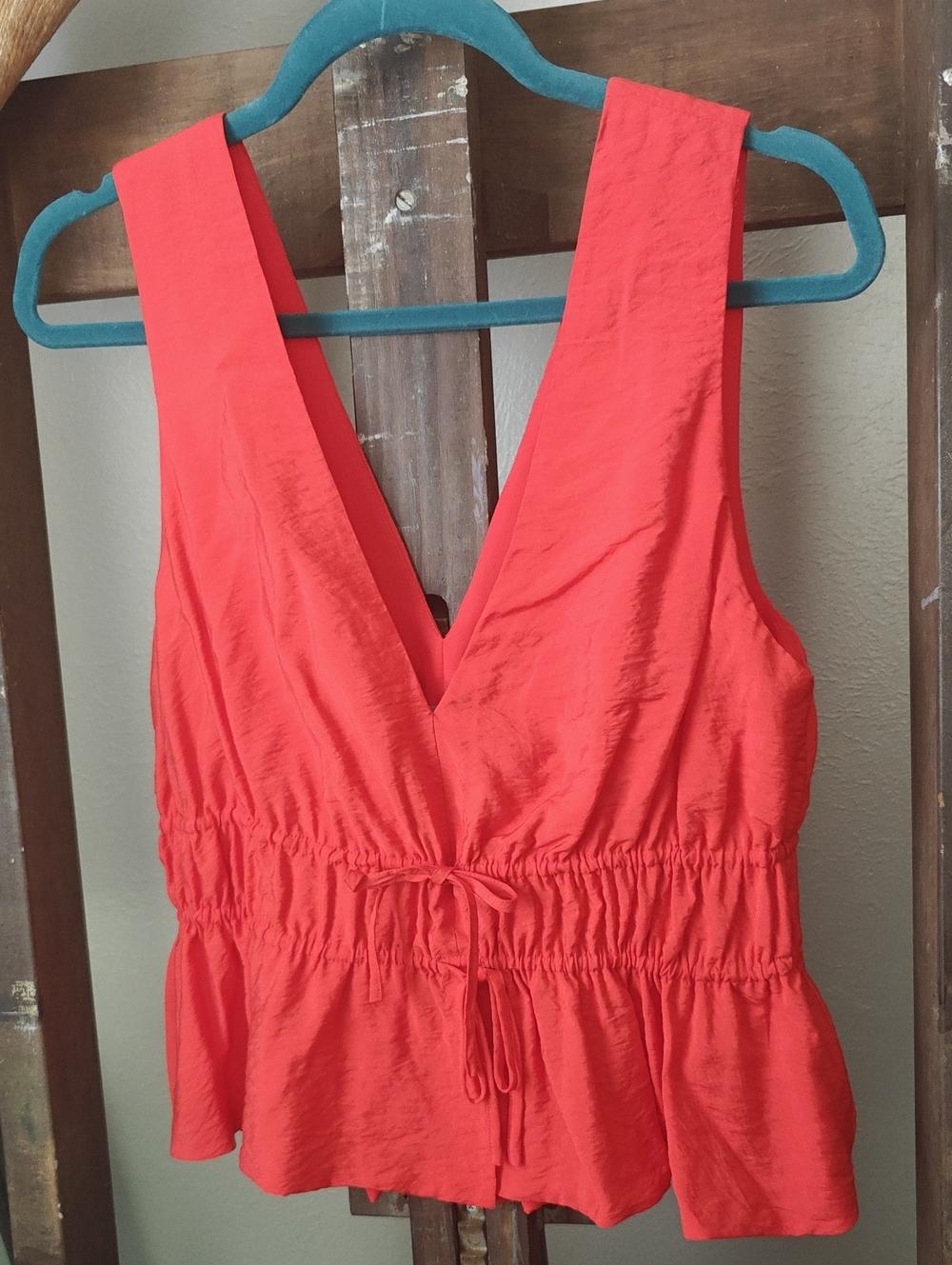ANTONIO MELANI Orangey Red Sleeveless V-Neck Top